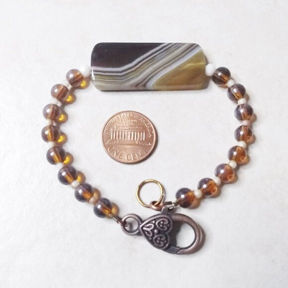 Brown Tan & White Agate Bracelet! Easy Open Clasp! Neutral Colors! 7-7.5" Wrists - Picture 1 of 9